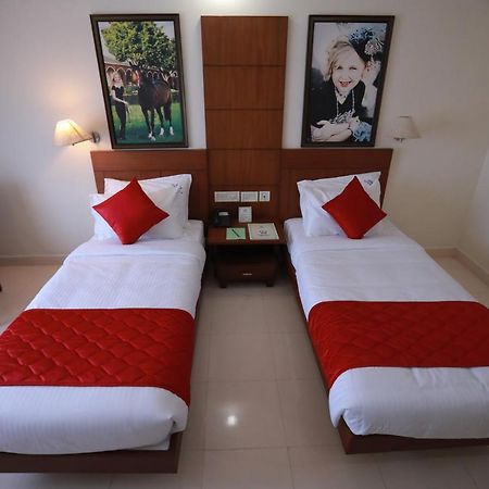 Hotel Peninsula Thrissur Ngoại thất bức ảnh
