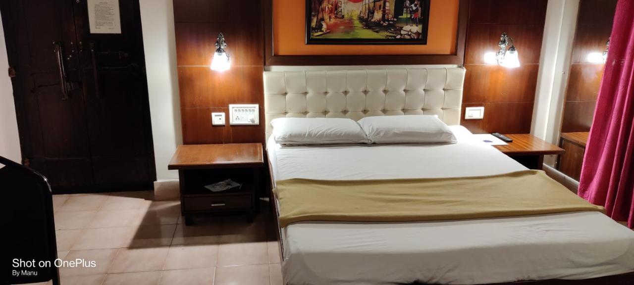 Hotel Peninsula Thrissur Ngoại thất bức ảnh