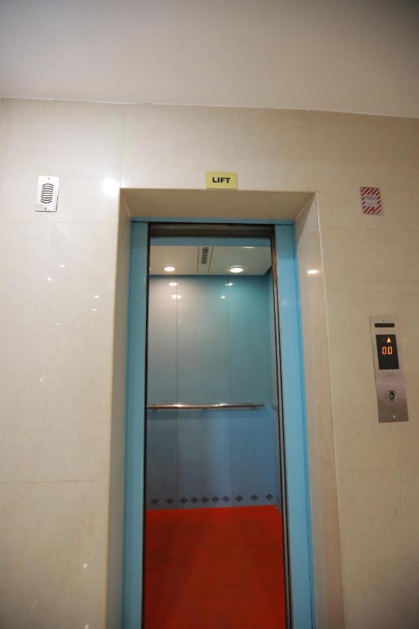 Hotel Peninsula Thrissur Ngoại thất bức ảnh