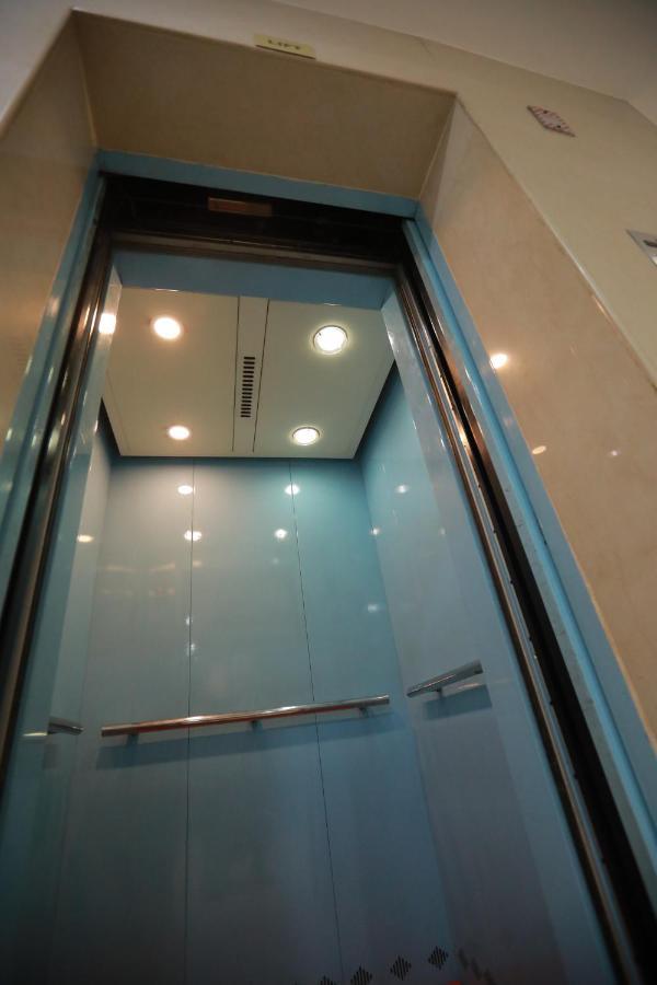 Hotel Peninsula Thrissur Ngoại thất bức ảnh