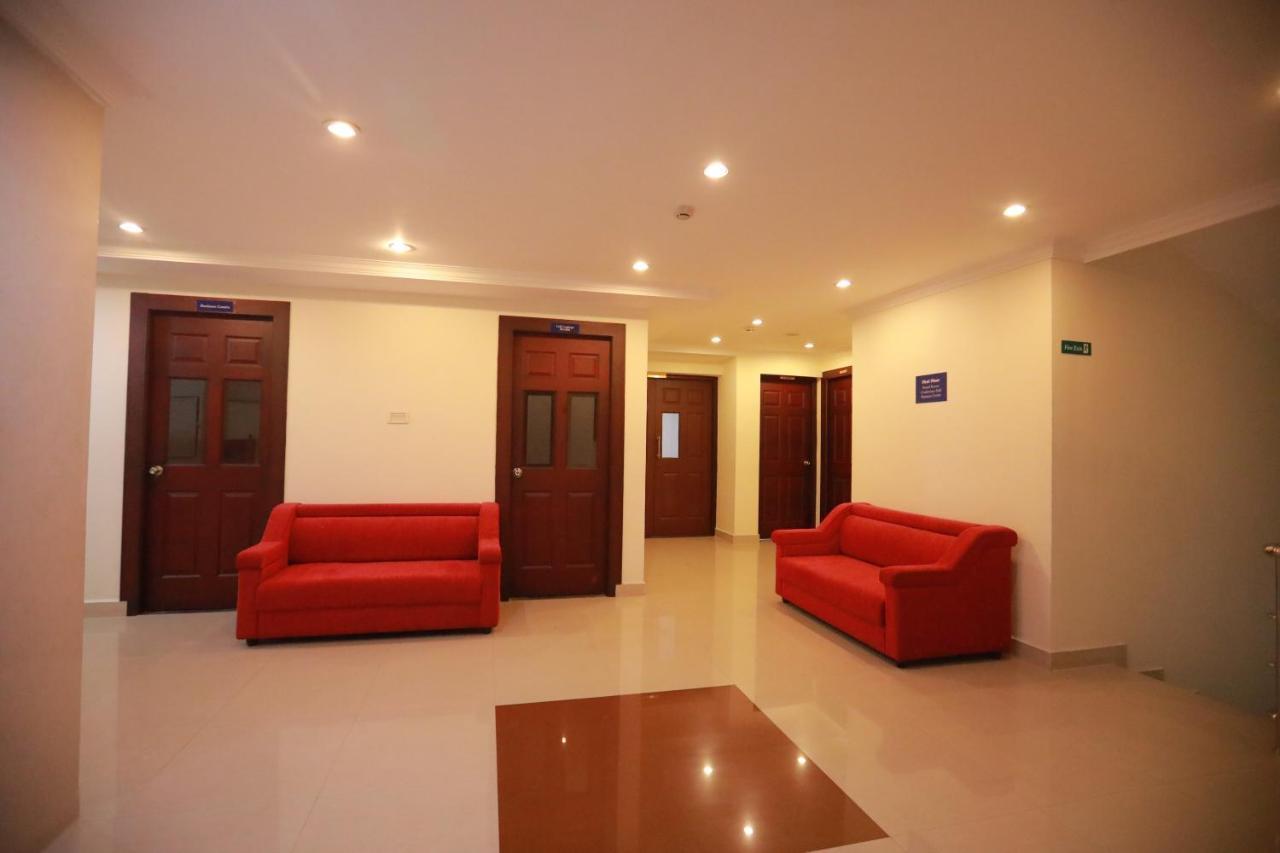 Hotel Peninsula Thrissur Ngoại thất bức ảnh