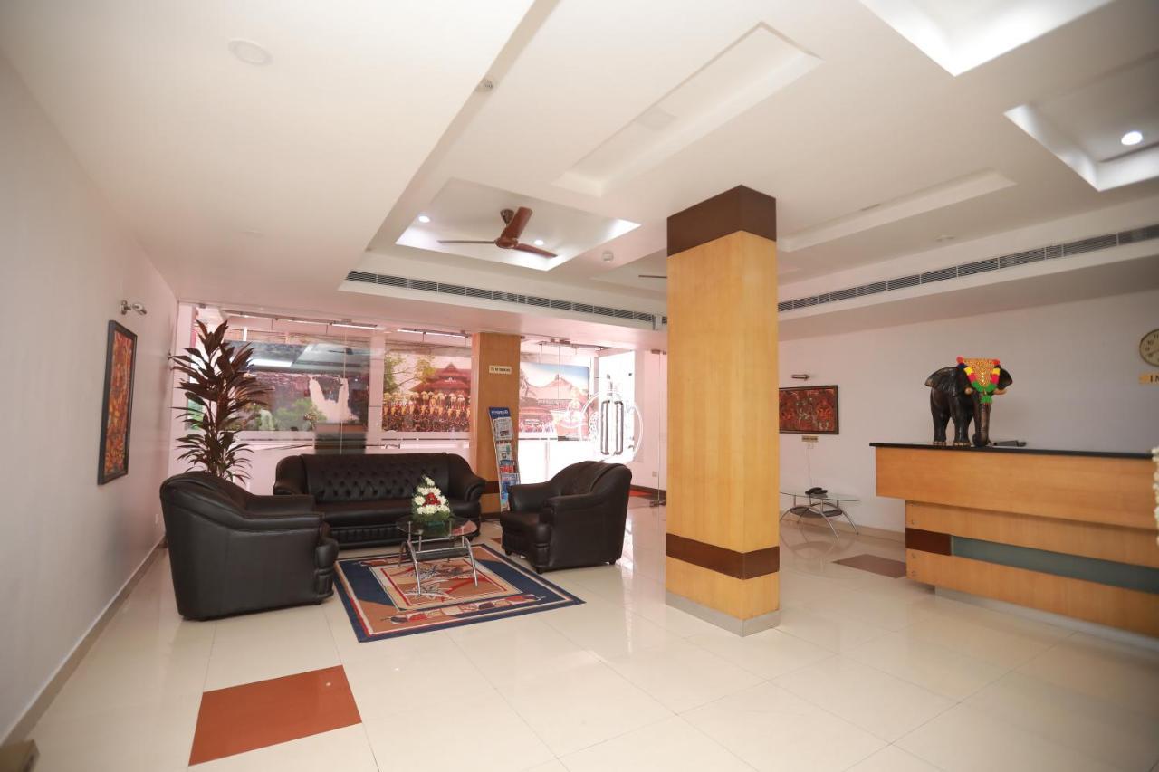 Hotel Peninsula Thrissur Ngoại thất bức ảnh